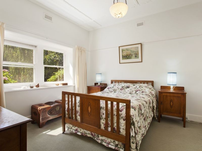 2 Westbourne Grove, Camberwell VIC 3124