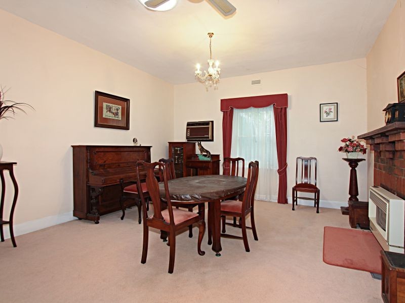 4 Bletchley Road, Hughesdale VIC 3166