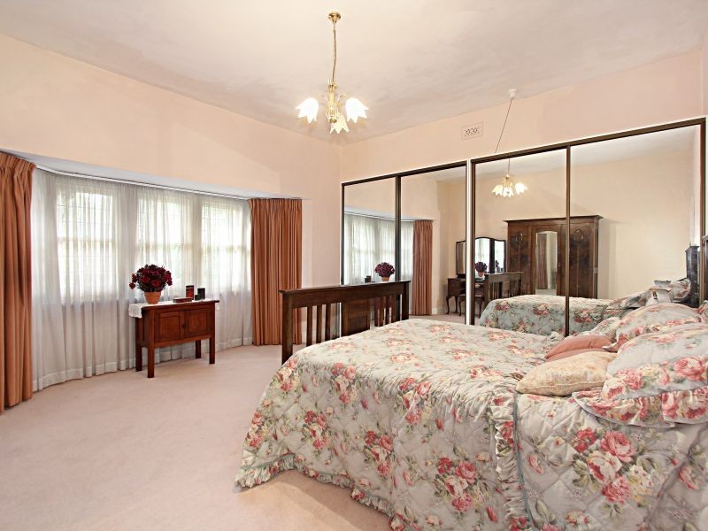 4 Bletchley Road, Hughesdale VIC 3166