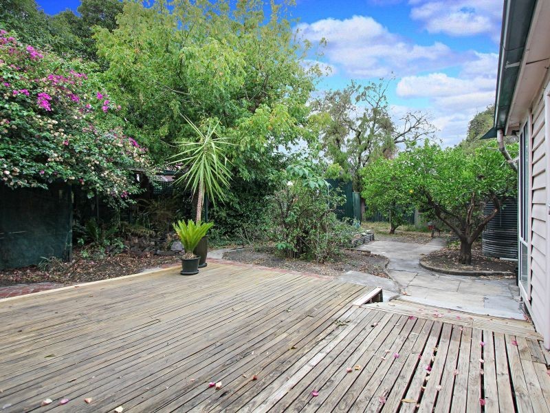 4 Bletchley Road, Hughesdale VIC 3166