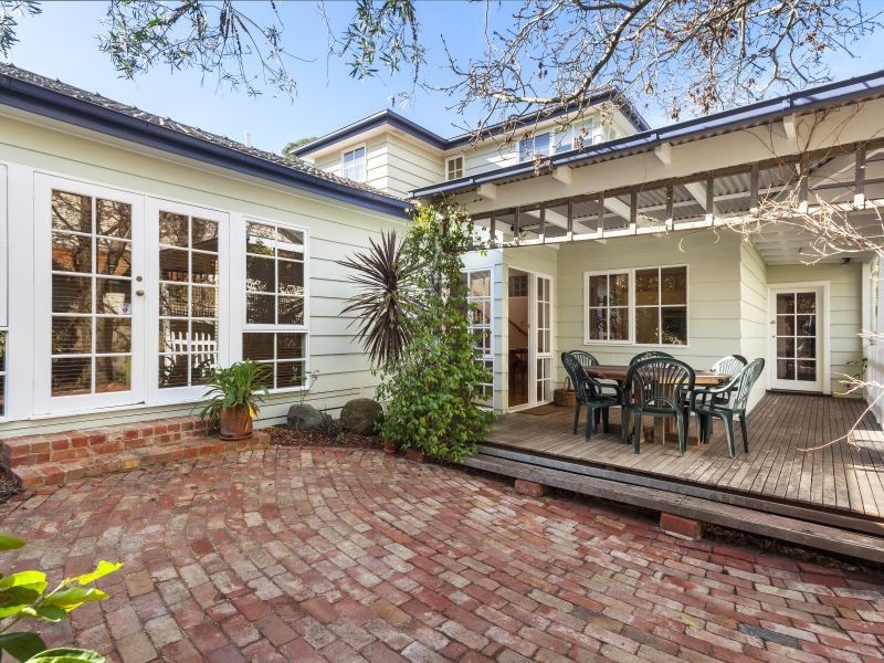 22 Orange Grove, Camberwell VIC 3124