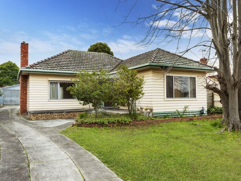 13 Dixon Grove, Blackburn VIC 3130