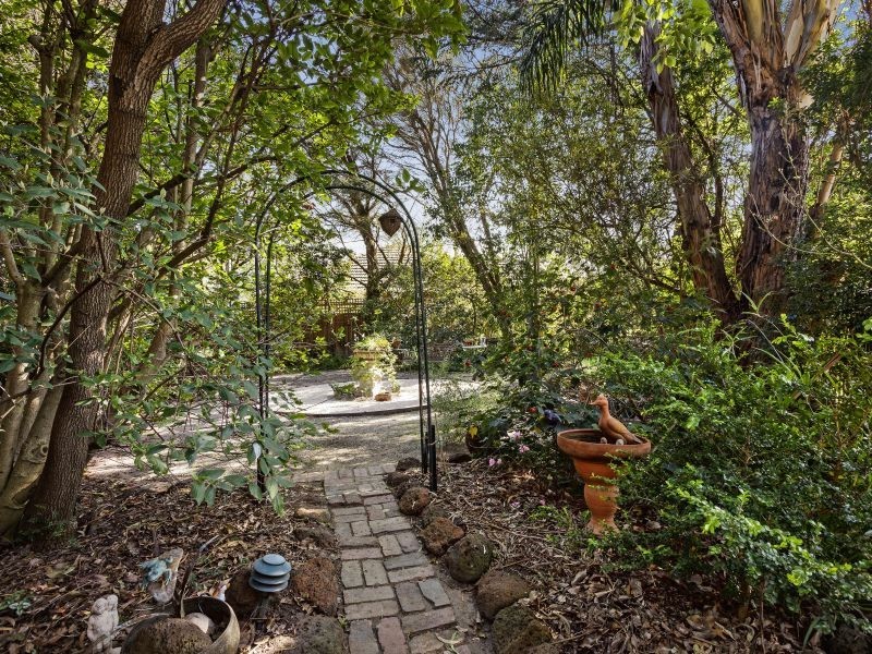 4 Bonville Court, Camberwell VIC 3124