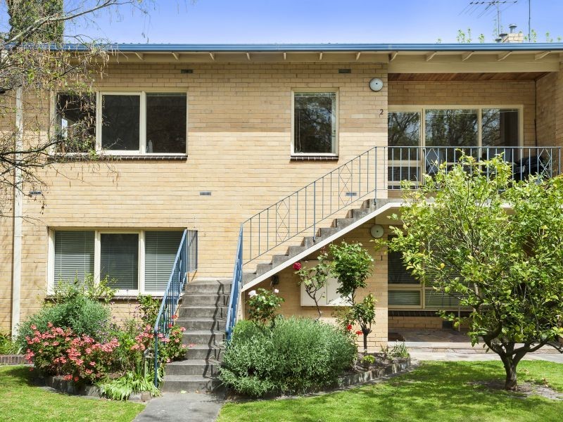 2/67 Wattle Valley Road, Canterbury VIC 3126