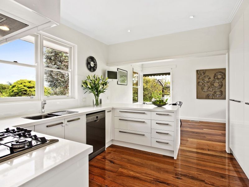 22 Barnes Avenue, Burwood VIC 3125