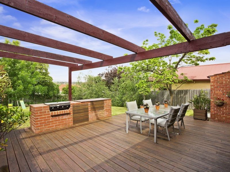 22 Barnes Avenue, Burwood VIC 3125