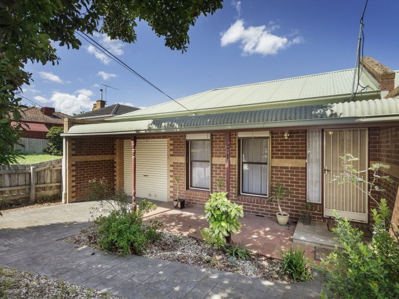 1/28 Barnes Avenue, Burwood VIC 3125