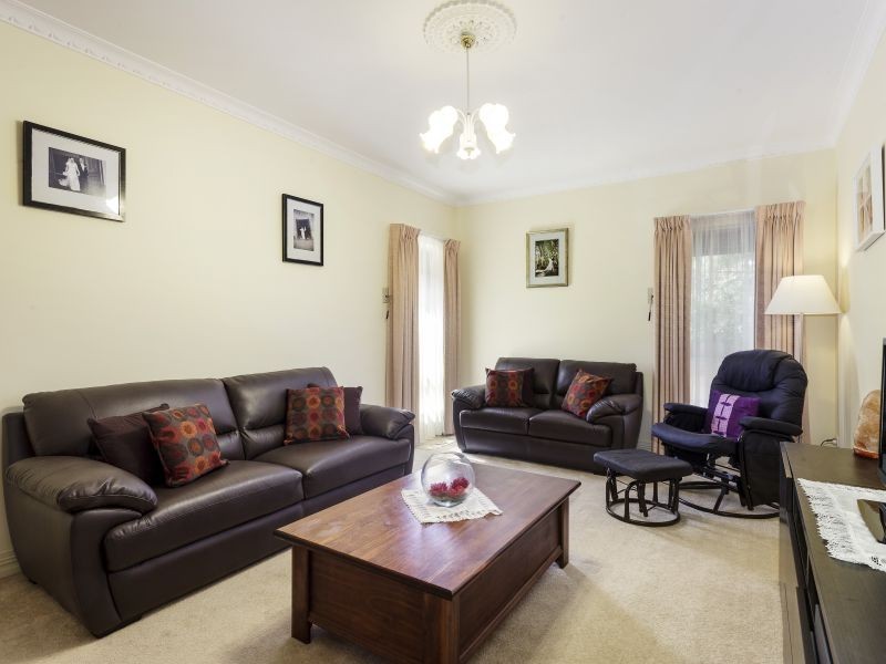 1/28 Barnes Avenue, Burwood VIC 3125