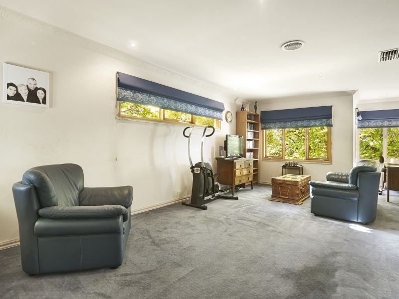 60 Relowe Crescent, Mont Albert North VIC 3129