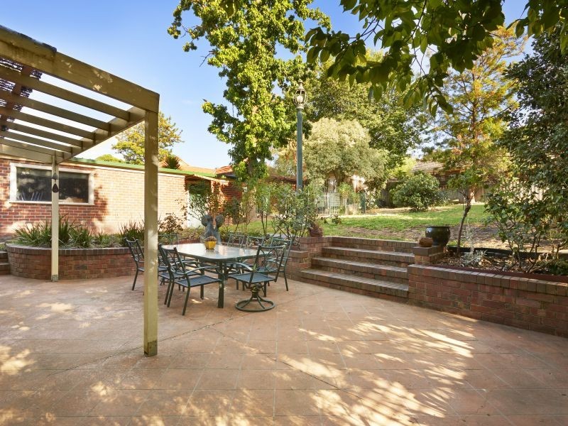 60 Relowe Crescent, Mont Albert North VIC 3129