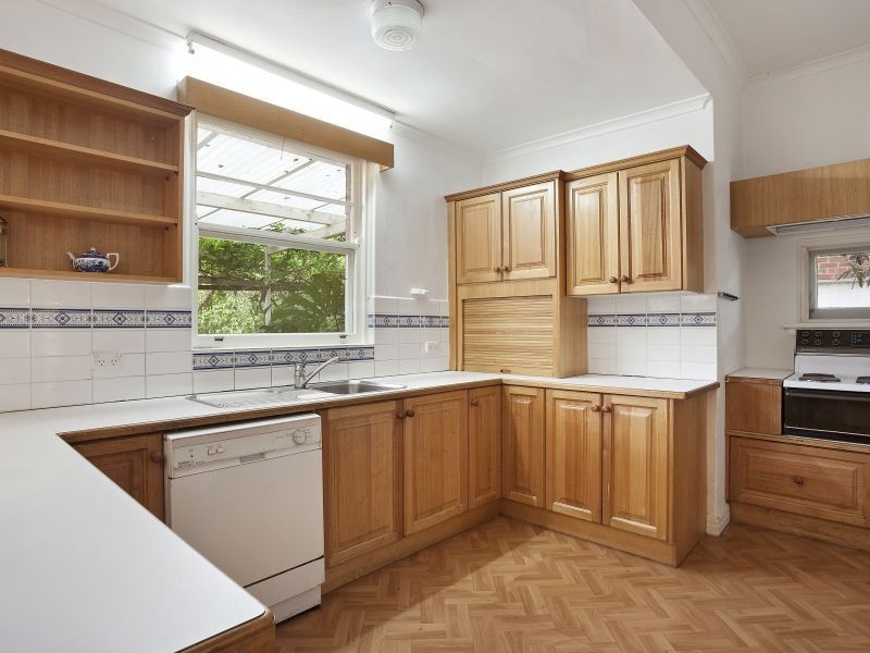 18 Crellin Grove, Camberwell VIC 3124