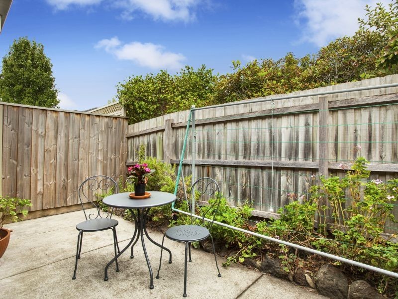 8/397 Warrigal Road, Burwood VIC 3125