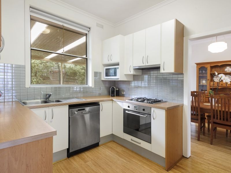 2/1 Scott Grove, Burwood VIC 3125
