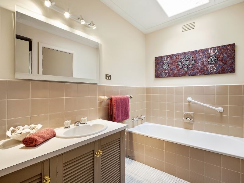 1/42 Range Street, Camberwell VIC 3124