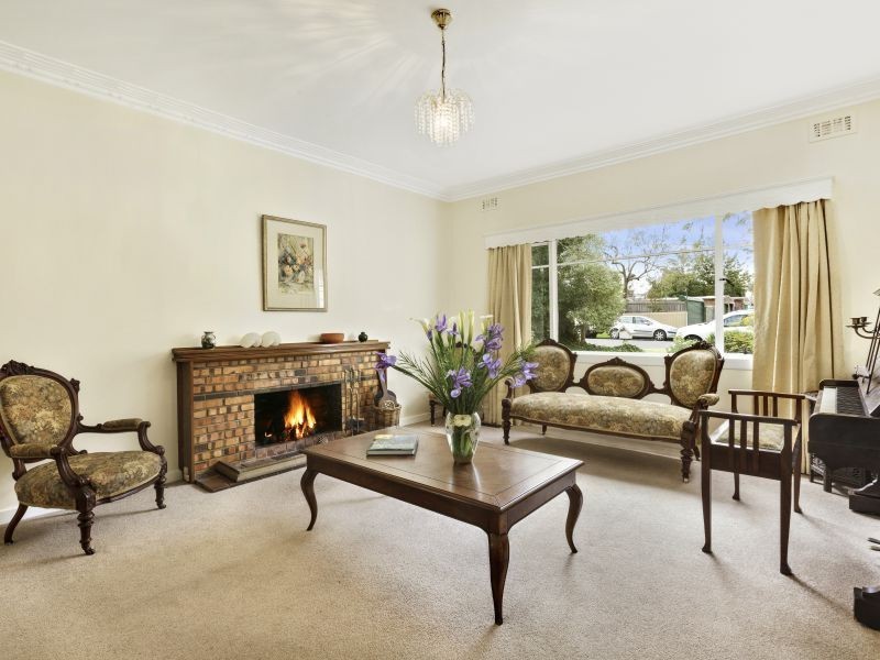 2 Trent Street, Glen Iris VIC 3146