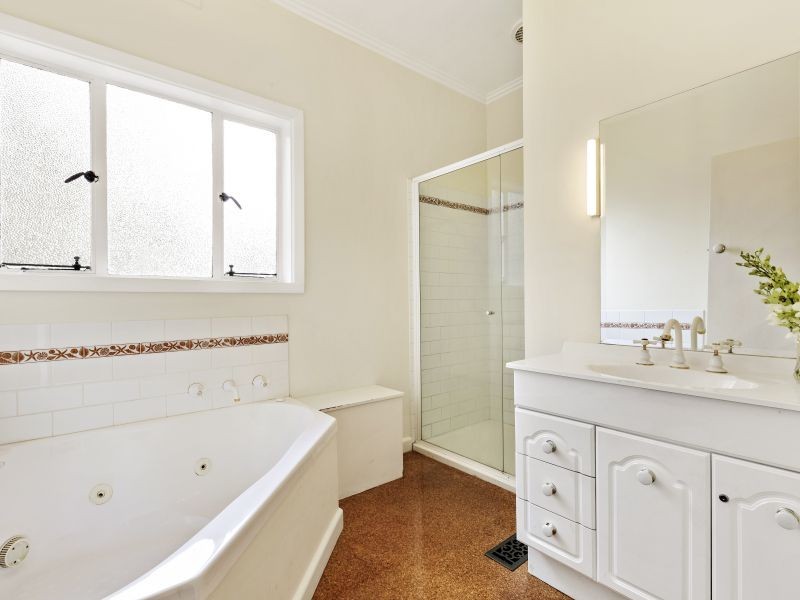 2 Trent Street, Glen Iris VIC 3146