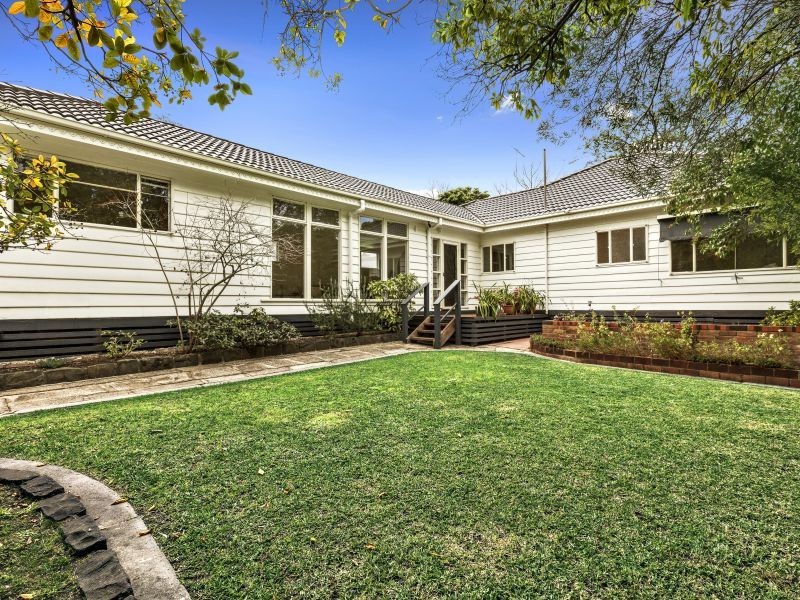 2 Trent Street, Glen Iris VIC 3146