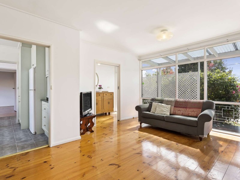 2a Iris Street, Burwood VIC 3125