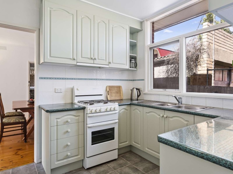 2a Iris Street, Burwood VIC 3125