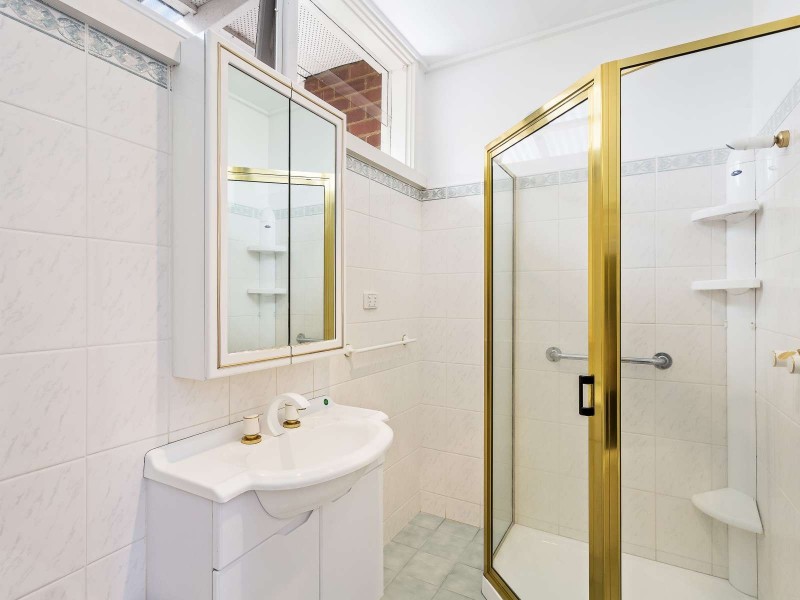 2a Iris Street, Burwood VIC 3125