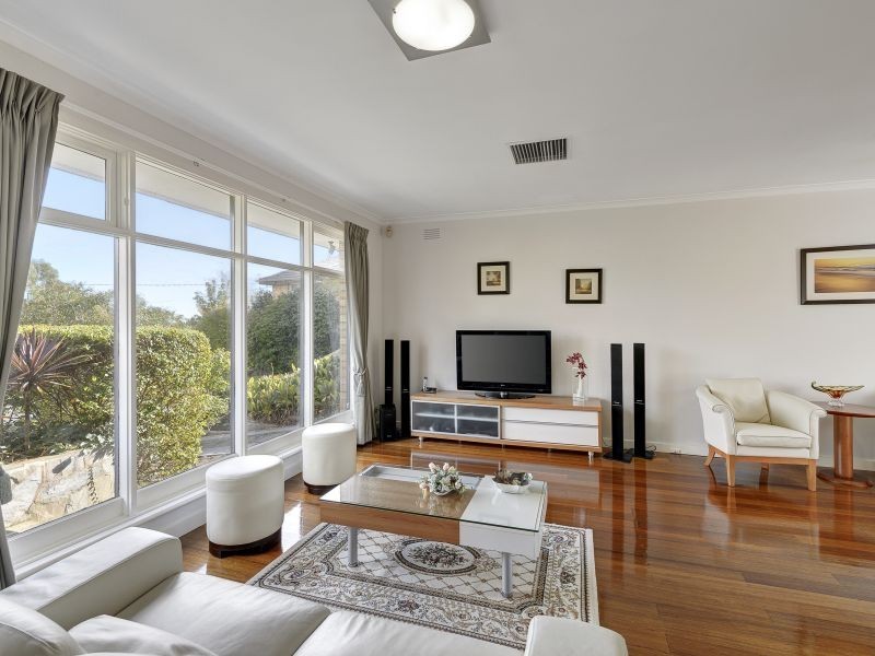 11 Ellen Court, Burwood VIC 3125