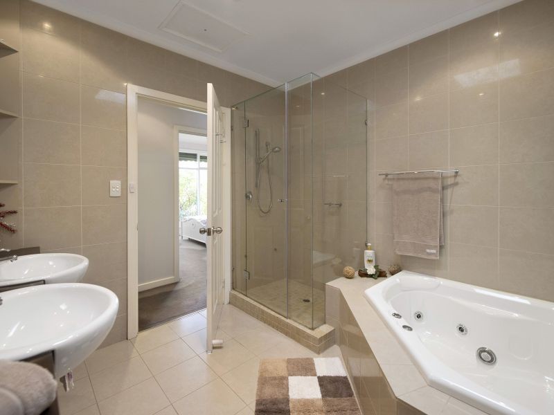 11 Ellen Court, Burwood VIC 3125