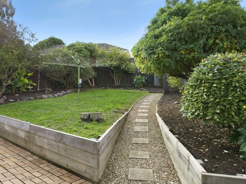 11 Ellen Court, Burwood VIC 3125