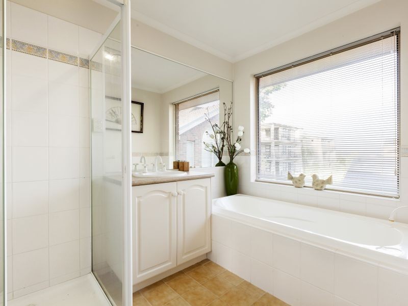 3 Conservatory Drive, Burwood VIC 3125