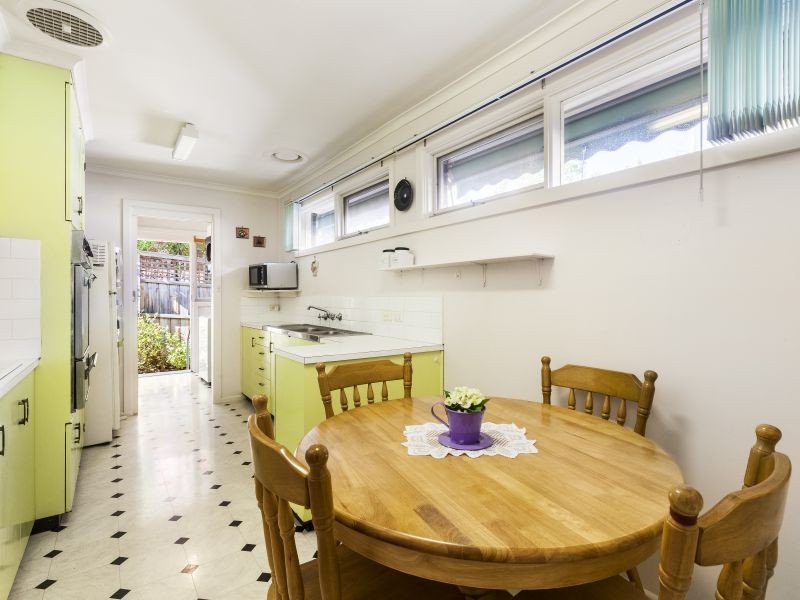 2/14 Wattle Valley Road, Canterbury VIC 3126