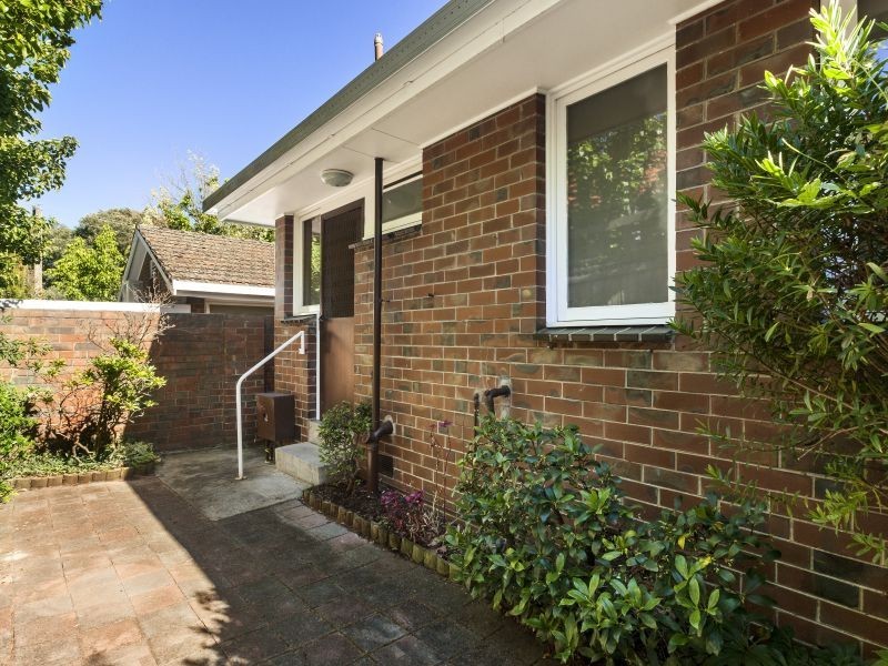 2/14 Wattle Valley Road, Canterbury VIC 3126