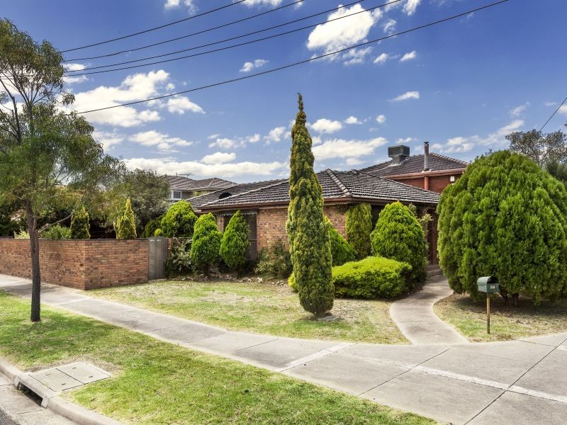 39 Roach Drive, Altona Meadows VIC 3028