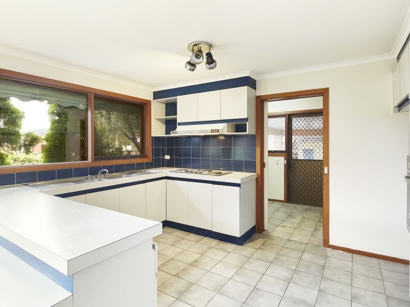 39 Roach Drive, Altona Meadows VIC 3028