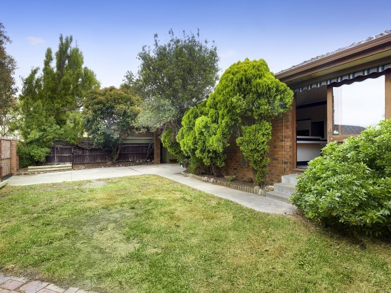 39 Roach Drive, Altona Meadows VIC 3028