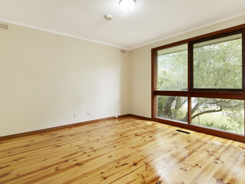 39 Roach Drive, Altona Meadows VIC 3028