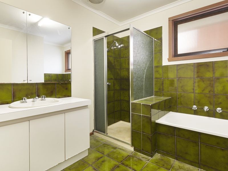 39 Roach Drive, Altona Meadows VIC 3028