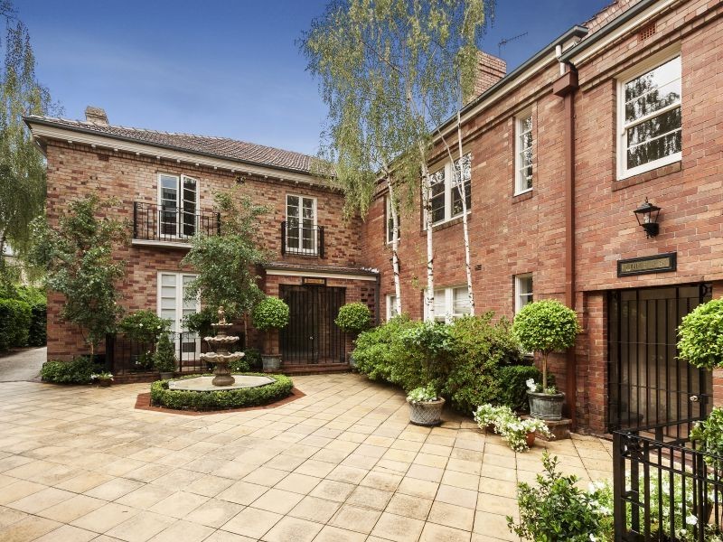 11/174 George Street, East Melbourne VIC 3002