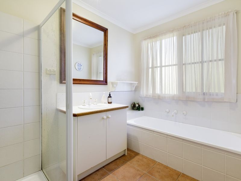 6 Acacia Place, Burwood VIC 3125