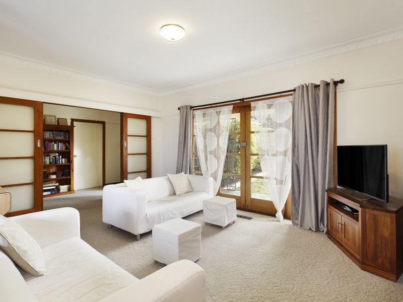 14 Barnes Avenue, Burwood VIC 3125