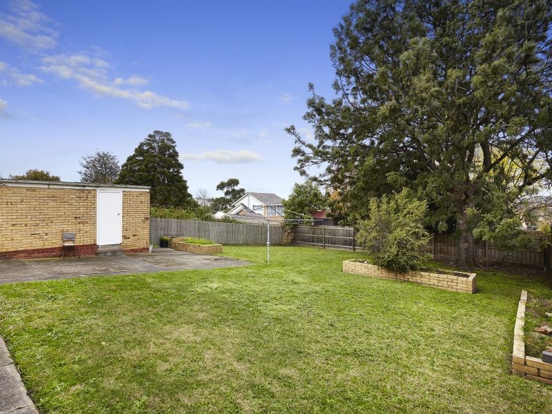 14 Barnes Avenue, Burwood VIC 3125