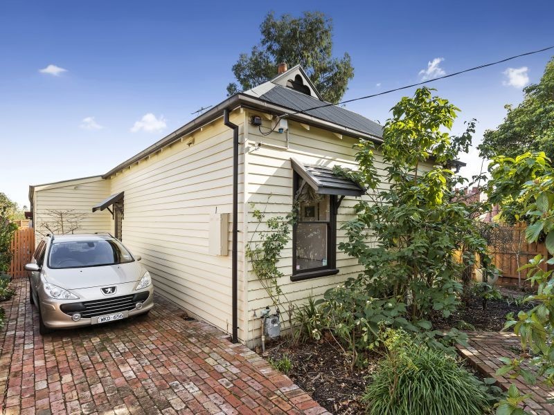 1 Bryson Street, Canterbury VIC 3126