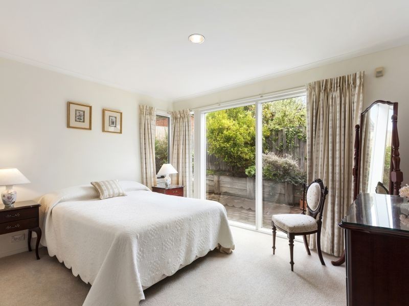 2/17 View Street, Mont Albert VIC 3127