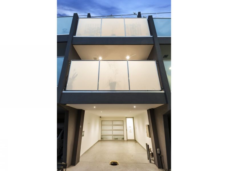 11A Thomas Place, Prahran VIC 3181