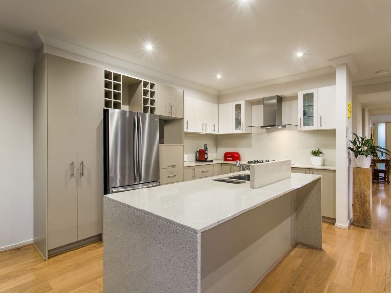 4 Bentham Court, Burwood VIC 3125