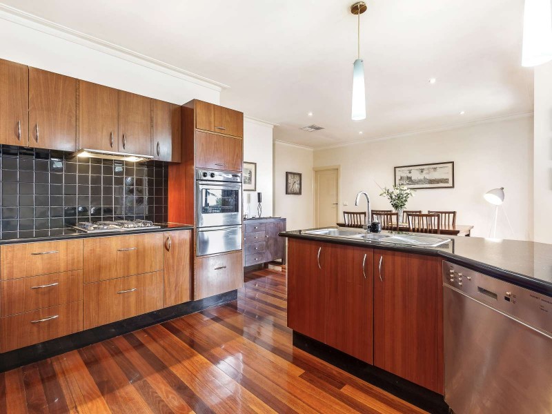 5 Orchard Crescent, Mont Albert North VIC 3129