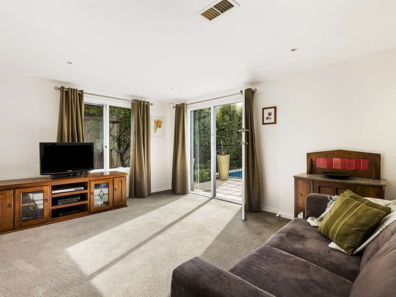 5 Orchard Crescent, Mont Albert North VIC 3129