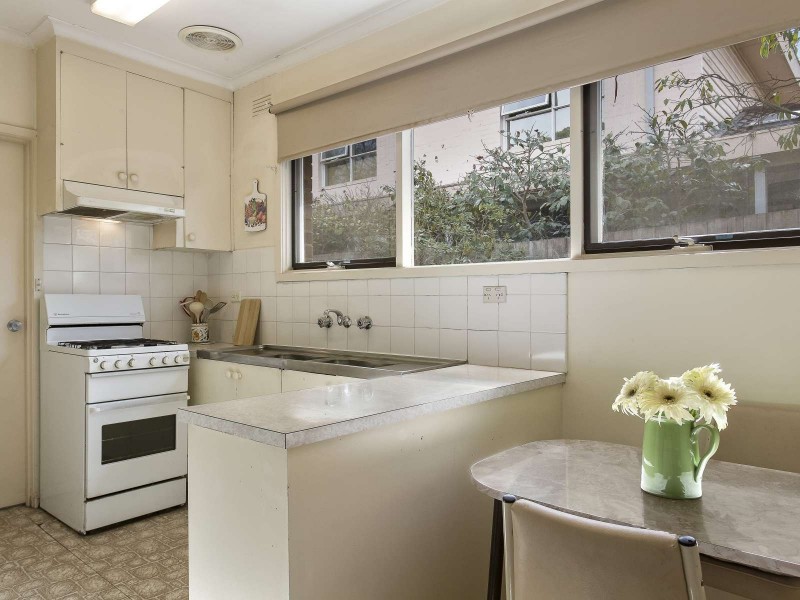 Villa 2, 131 Rowell Avenue, Camberwell VIC 3124