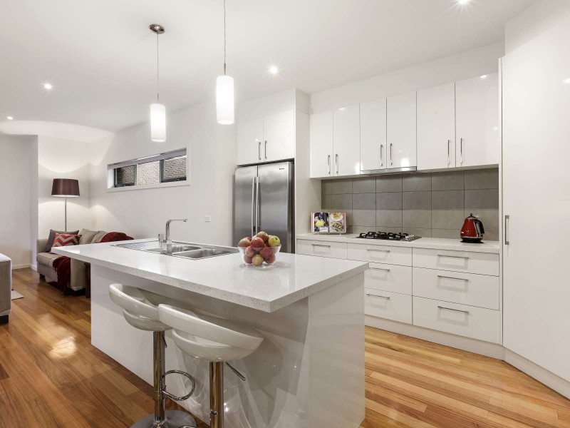 1 & 2/32 Haig Street, Burwood VIC 3125