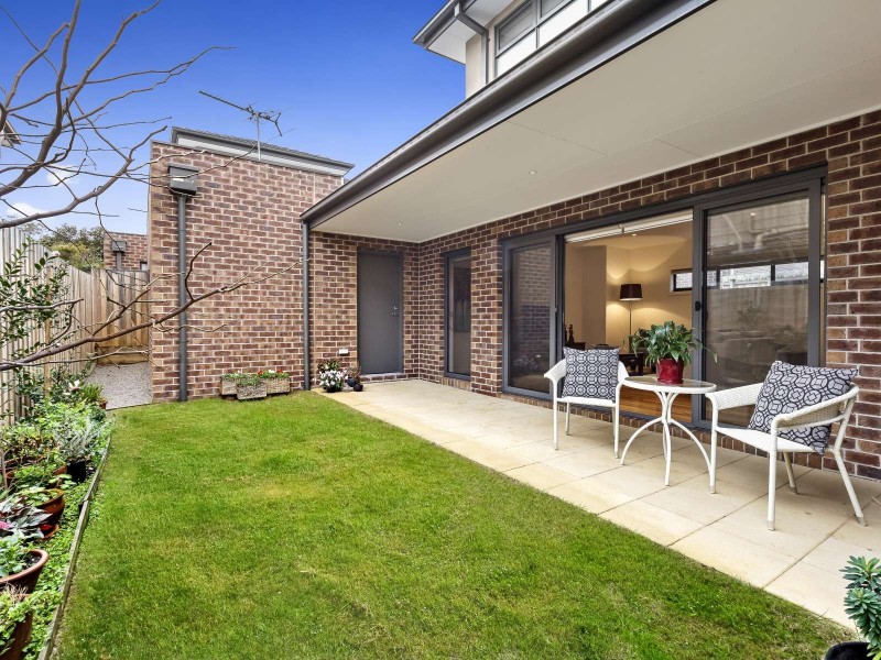 1 & 2/32 Haig Street, Burwood VIC 3125