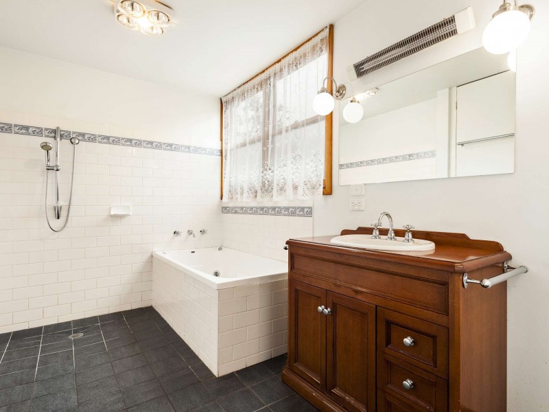 12 Brinsley Road, Camberwell VIC 3124