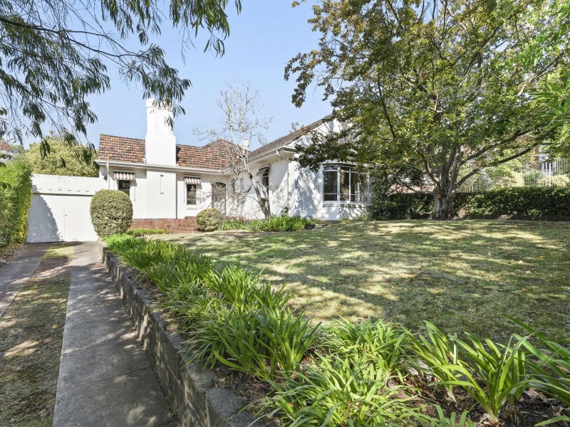20 Crellin Grove, Camberwell VIC 3124